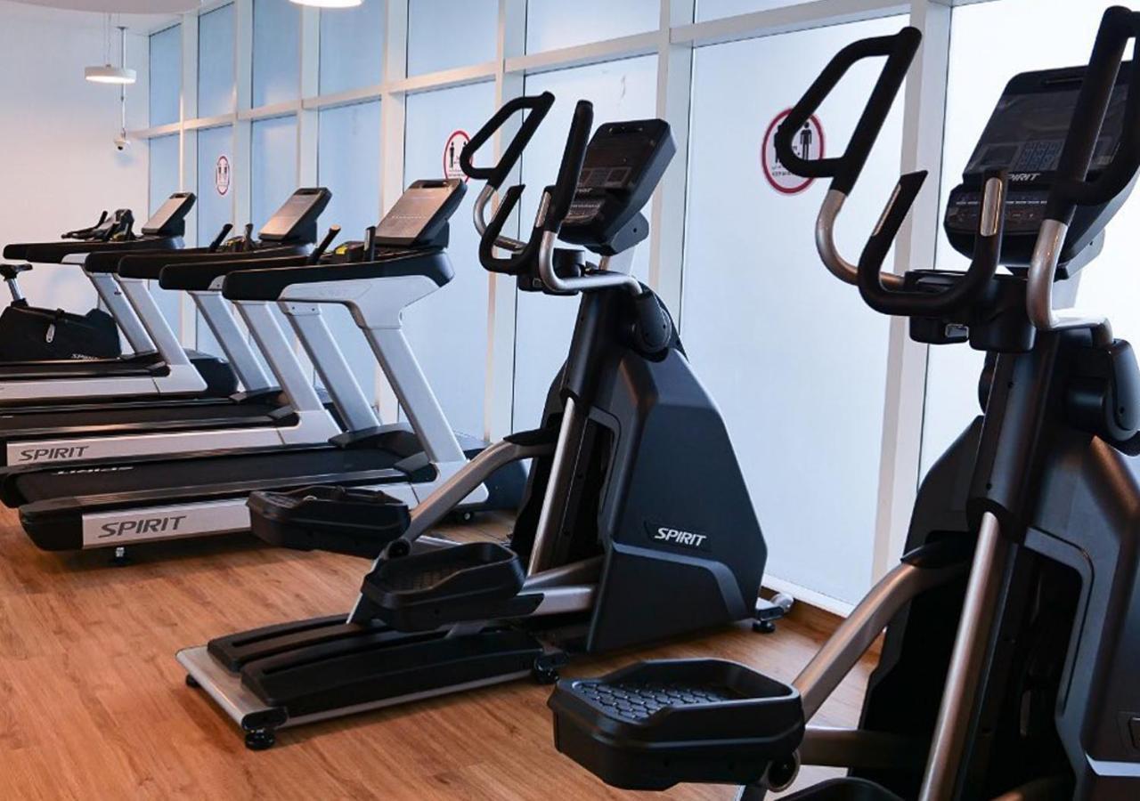 Park Regis Business Bay Hotel Dubai Bagian luar foto