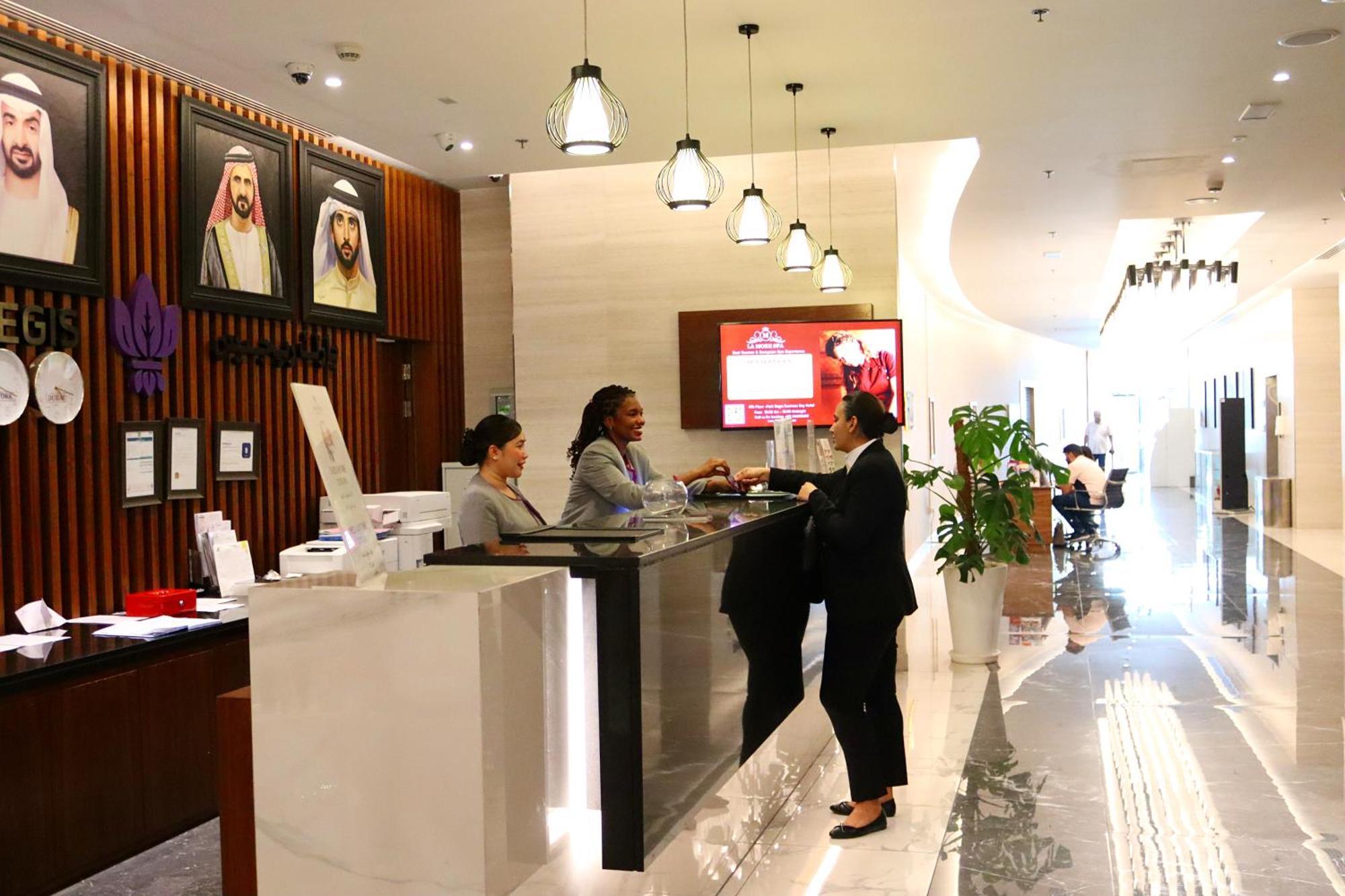 Park Regis Business Bay Hotel Dubai Bagian luar foto