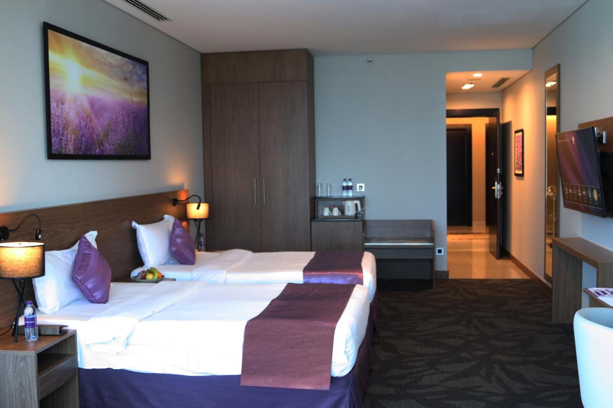 Park Regis Business Bay Hotel Dubai Bagian luar foto
