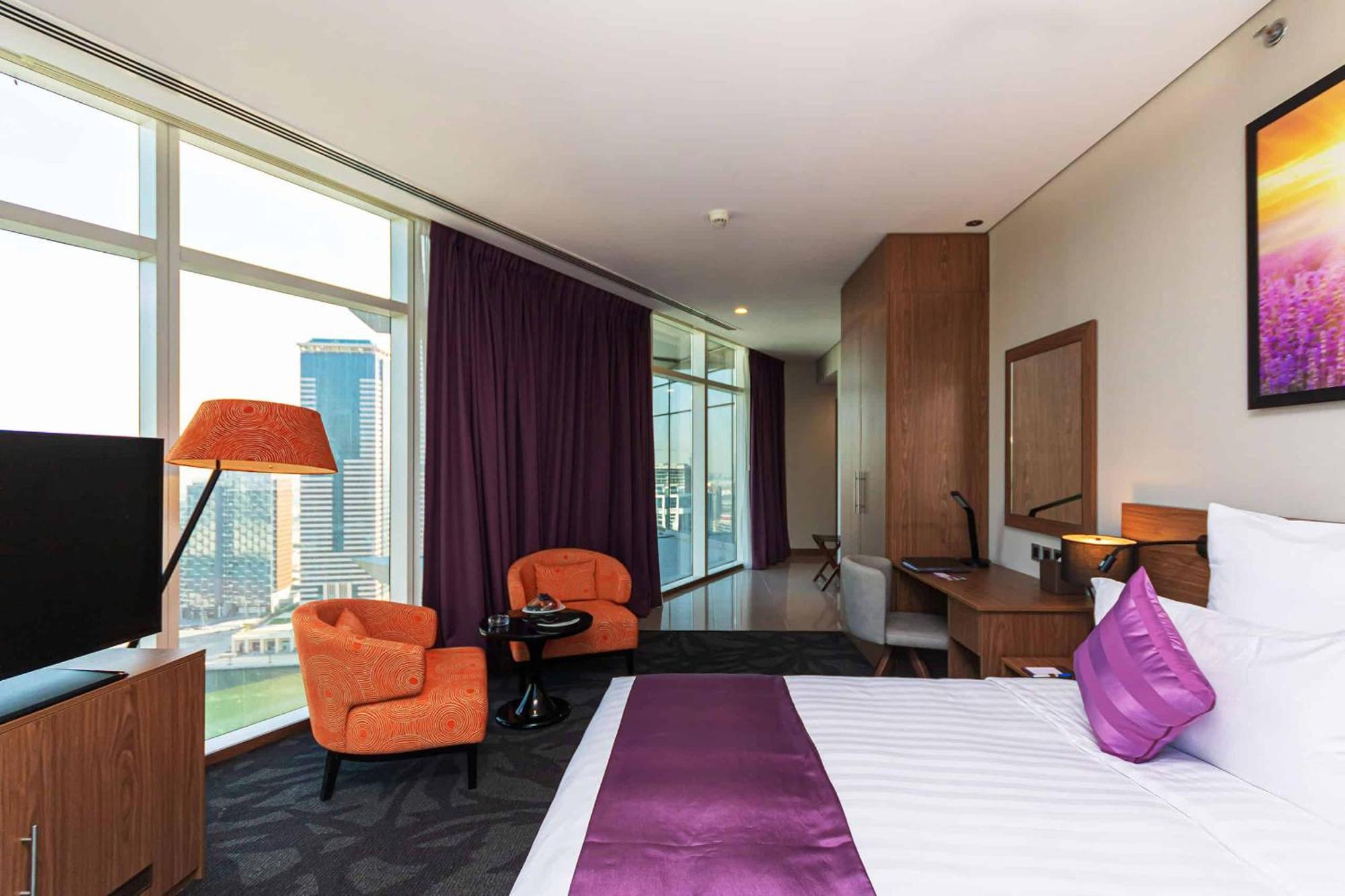 Park Regis Business Bay Hotel Dubai Bagian luar foto