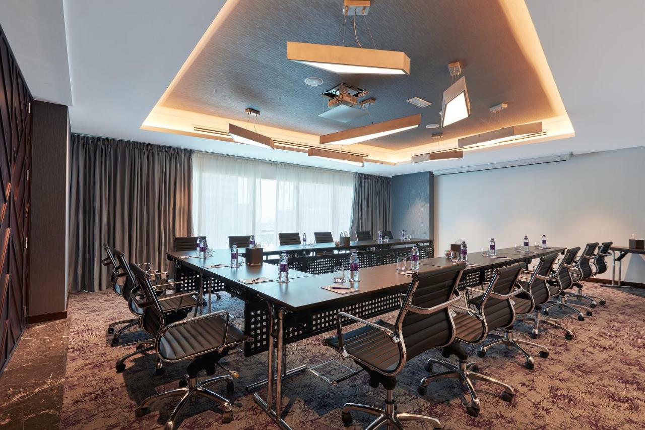 Park Regis Business Bay Hotel Dubai Bagian luar foto
