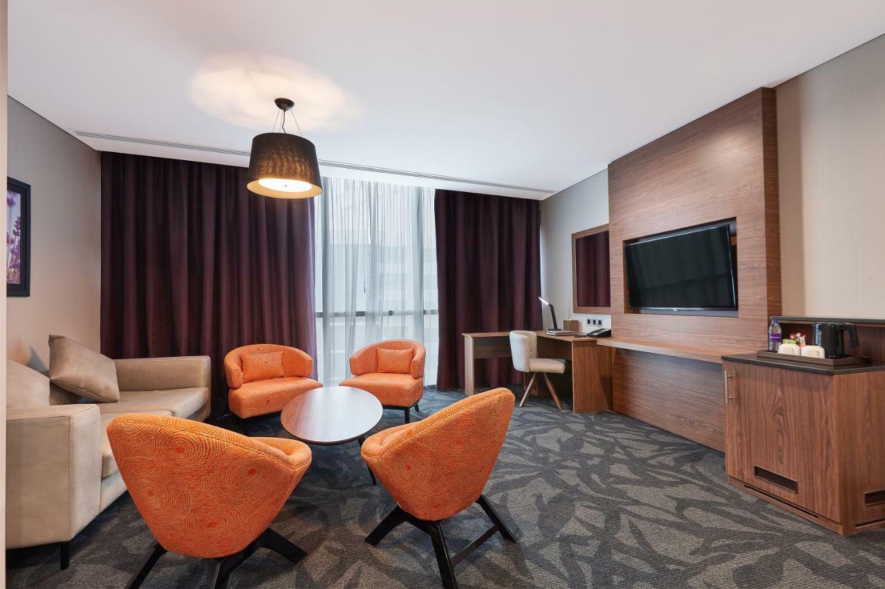 Park Regis Business Bay Hotel Dubai Bagian luar foto